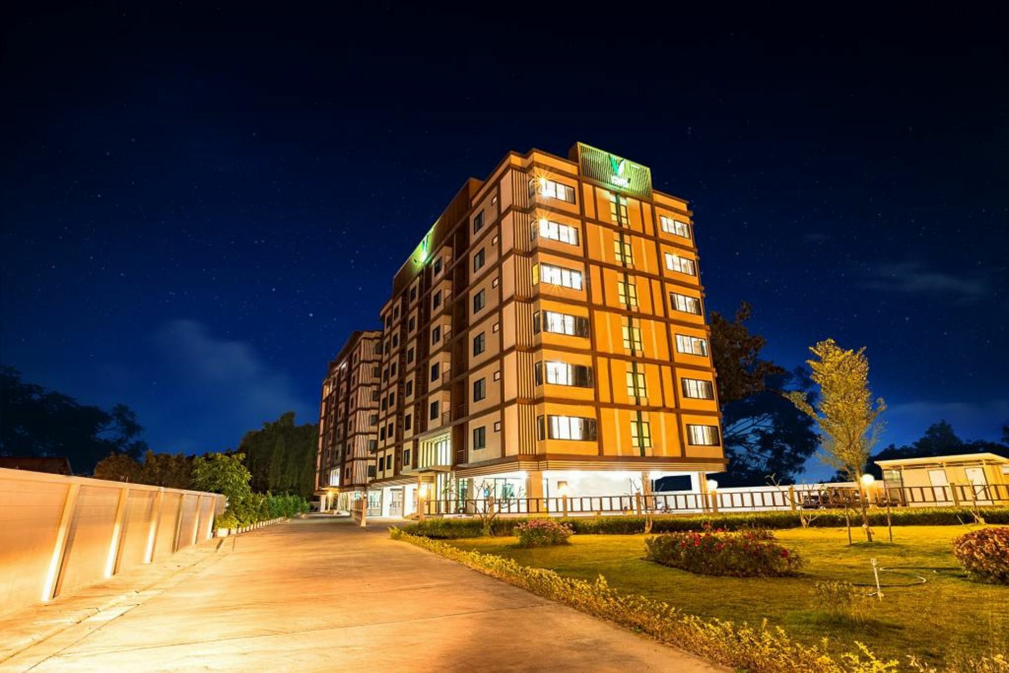 V-Twin Donjan Service Apartment Chiang Mai Exterior foto
